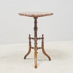 1672 3033 PEDESTAL TABLE